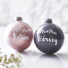 Load image into Gallery viewer, Personalized Christmas Baubles – Set of 4 Clear Ornaments with Festive Fillings